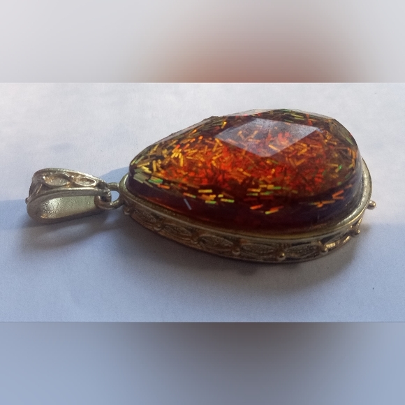 Root Beer Confetti Lucite Vintage Rare Pendant Earrings Set - Picture 7 of 7